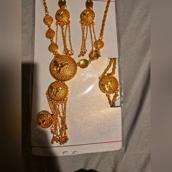 21kgp Dubai Jewelry- Elegant Gold Jewelry Set - Picture 1 of 8